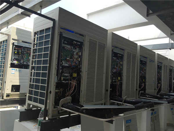 变频多联安装现场